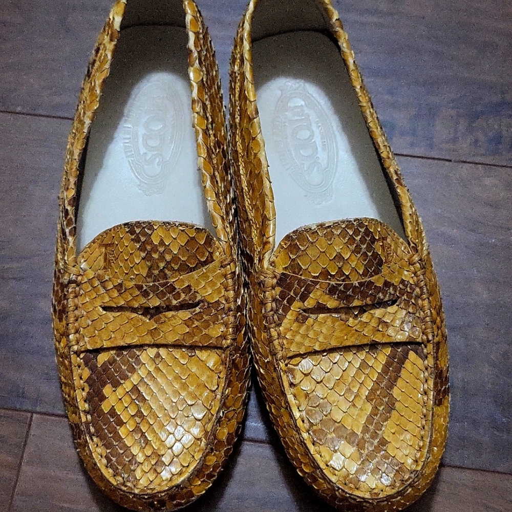 Used Good Tod's TOD'S Gommini Yellow Patent Leather Driving Loafers M…